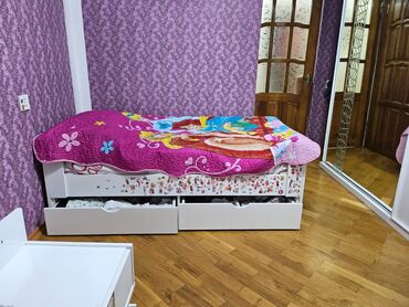 tek carpayilarin qiymeti: IrÇarpayi satilir Qiymet 150 man 170*60 olculeri. Matrasi var. Matras