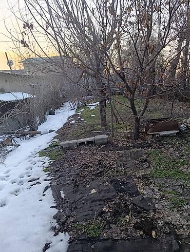 Продажа коттеджей и домов: Продаю дом в Центральной части Бишкека, ул. Суворова. В доме 3 — 12