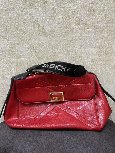 утягивающее белье для полных женщин: Givenchy qirmizi canta