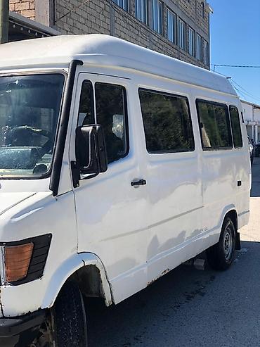 mercedes sprinter 7 1: Ağ rəngli mikroavtobus/van. Xüsusiyyətlər: - Uzun və yüksək damlı — 4