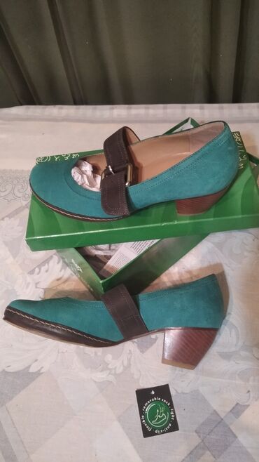 зеленый замшевый туфли: Срочно! Туфли hogl новые. Нубук. Подклад кожа. Подошва полиуретан