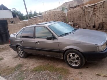 Volkswagen: Volkswagen Passat: 1991 г., 1.8 л, Механика, Бензин, Седан