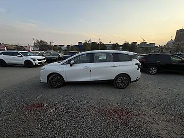 dodge caravan: Dongfeng : 2026 г., 0.1 л, Автомат, Электромобиль, Минивэн — 5