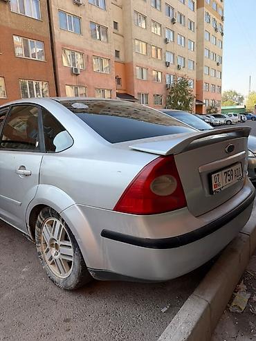 салон на авто: Ford Focus: 2005 г., 2 л, Механика, Бензин, Седан — 3