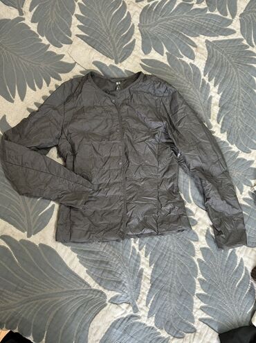 Бомберы: Подборка одежды: 1) Uniqlo Серо‑графитовая легкая куртка без — 1