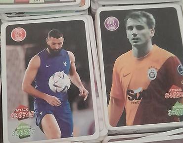 boks aleti: Futbol kartı 765 dənə 32 ədəd lionel Messi 16 ədəd ciristiano Ronaldo — 4