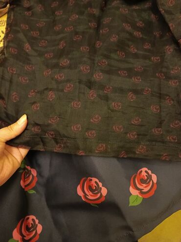 Ətəklər: Qız uşaqları üçün - Dizayn: Tünd göy fon üzərində qırmızı qızılgül -da lalafo.az — 10 Ətəklər: Qız uşaqları üçün - Dizayn: Tünd göy fon üzərində qırmızı qızılgül — 10