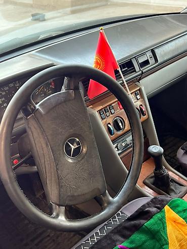 стоп мерс: Mercedes-Benz W124: 1990 г., Механика, Седан — 3