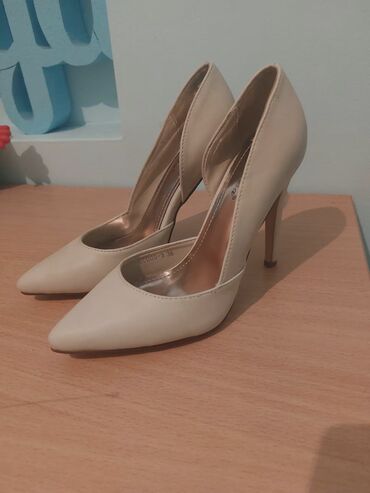 ara cipele: Pumps, 36