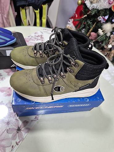 Patike: Dva para dečje obuće: ug 25cm 1) Planinarske/zimске patike – — 8