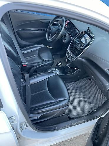 линзу: Chevrolet Spark: 2017 г., 1 л, Вариатор, Бензин, Хэтчбэк — 5