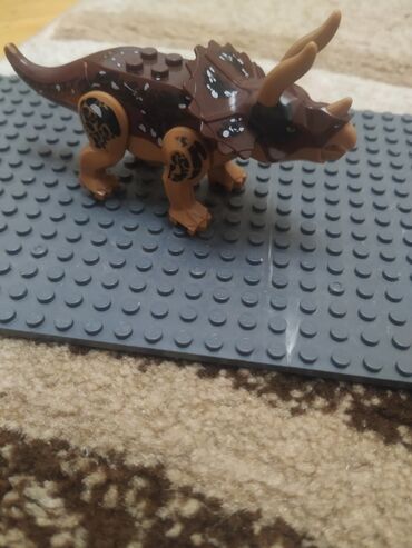 usaq ucun evler: Lego dinozavr