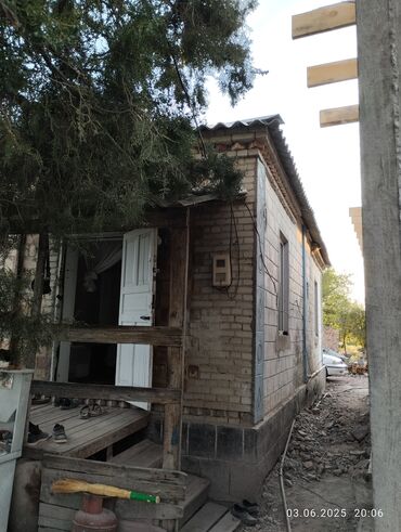 квартира берилет 4гор больница: Үй, 80 кв. м, 4 бөлмө, Менчик ээси, Эски ремонт