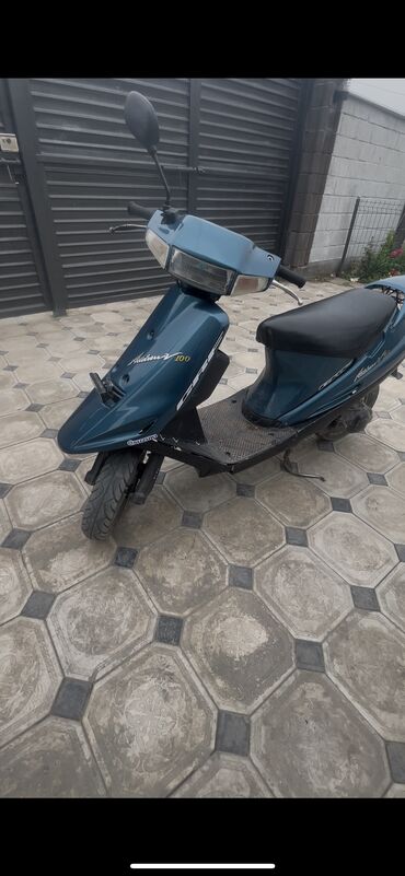 японский скутер: Скутер Suzuki, 100 куб. см, Бензин, Колдонулган