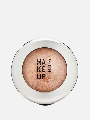 эссенс 153: Хайлайтер Make Up Factory оригинальный - Текстура: запечённая пудра с — 1