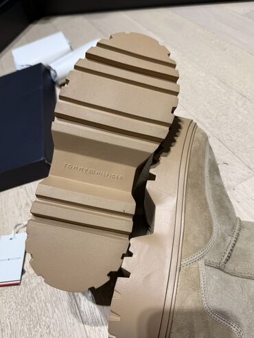 Uqqilər: Совершенно новые угги от tommy hilfiger Куплены с американского — 9