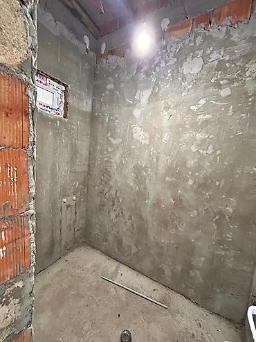 Köhnə tikili: Satılır qiymətdə razılaşma olacaq Ev 1 ildirki tikilib usta evidir.7 — 8