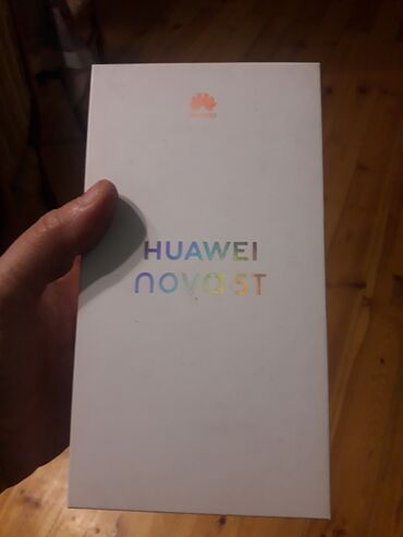 qedimi telefon: Huavei nova 5 T