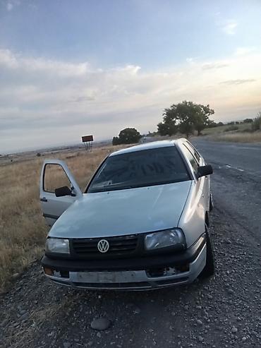 велтмейстер авто: Volkswagen Vento: 1995 г., Седан — 1
