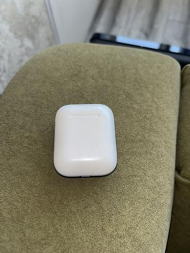 зарядный кейс: Apple AirPods (зарядный кейс с наушниками) - Оригинальные полностью — 1