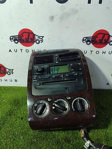 Центральная консоль TOYOTA AVENSIS 2.0 2001 (б/у)