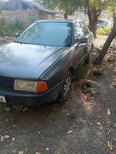 id 4: Audi 80: 1992 г., Механика, Седан — 2