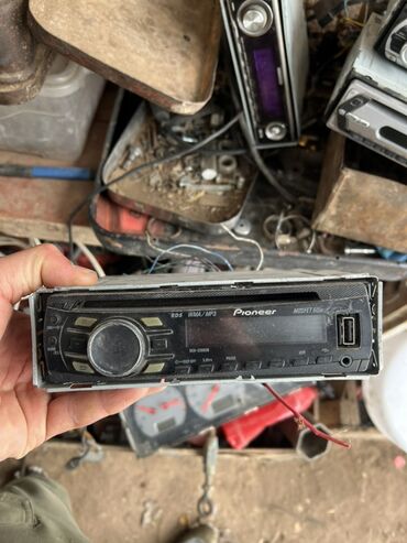 Магнитолы: Автомагнитола Sony, формат 1DIN. Основные особенности: - Поддержка — 13