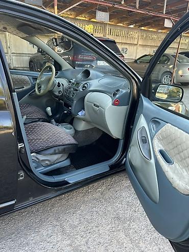 mini coper: Toyota Yaris: 2001 г., Механика, Хэтчбэк — 1