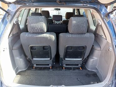 Toyota: Toyota Avensis: 2002 г., Механика, Бензин, Минивэн — 5