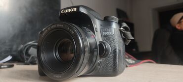 canon 60d 18 200mm: Продаю классный фотоаппарат канон 760д менен обектив 50мм stm нового