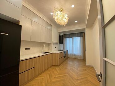 Продажа домов: 4 комнаты, 163 м², Элитка, 5 этаж, Дизайнерский ремонт