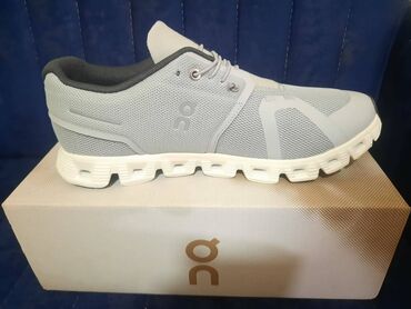 Krasofkalar və idman ayaqqabıları: New Balance krossovkası satılır.Yenidir upakovkadadır.Amerikadan — 1