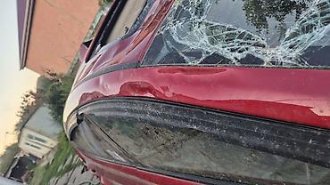 neon isiq: Hyundai Elantra (qırmızı) – ehtiyat hissələri üçün Avtomobildən — 5