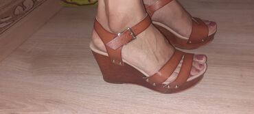 чешка обувь: Босоножки кожаные канадского бренда ALDO, 37 размер, очень удобная