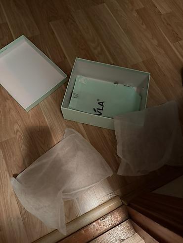 uzun bot: Qadın qış botları – tünd qəhvəyi çəkmə . Tepteze 39 razmer olcu — 5