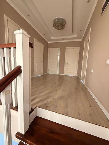 Продажа коттеджей и домов: Продаётся частный дом с просторным двором и навесом. Основные — 12