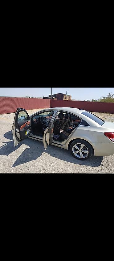 cruze led: Chevrolet Cruze sedan - Kuzov: sedan, qızılı/metalik rəng - — 6