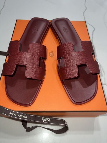 мужская обувь 41: Тапки Hermès доступны к заказу все размеры!😍
inst не работает!
Цена