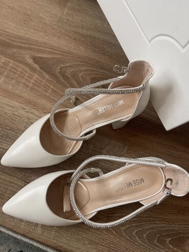 лакированные женские туфли: Туфли 38, цвет - Белый