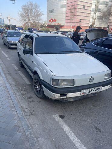 Volkswagen: Volkswagen Passat: 1988 г., 1.8 л, Механика, Бензин, Универсал