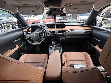 saf: Lexus UX: 2019 г., 2 л, Автомат, Гибрид, Кроссовер — 6