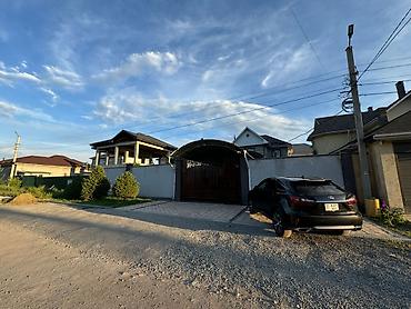 Продажа коттеджей и домов: Продаётся дом в Кок-Жар (Айкол) 🏠 2 этажа, 200 м² 🛏 6 комнат 📍 Участок — 1