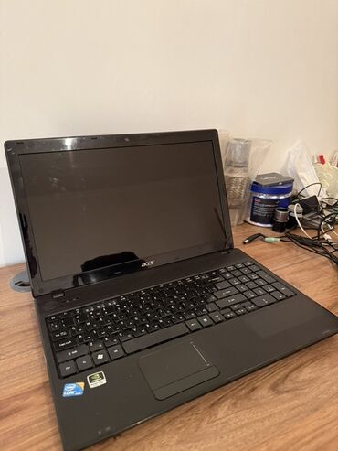 Printerlər: Acer noutbuk – gündəlik iş və təhsil üçün hazır komplekt üstündə