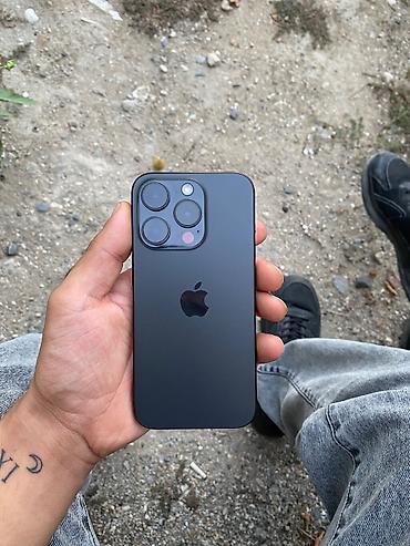iphone 15 2 el: IPhone 15 Pro, 128 GB, Black Titanium, Barmaq izi, Simsiz şarj — 2
