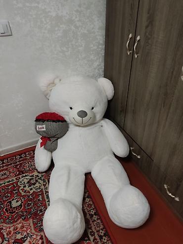 обмен на корову: Большой плюшевый медведь белого цвета. - Размер: очень крупный, рост — 1