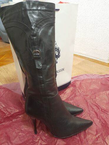 farmasi mineralni puder u prahu: High boots, 36