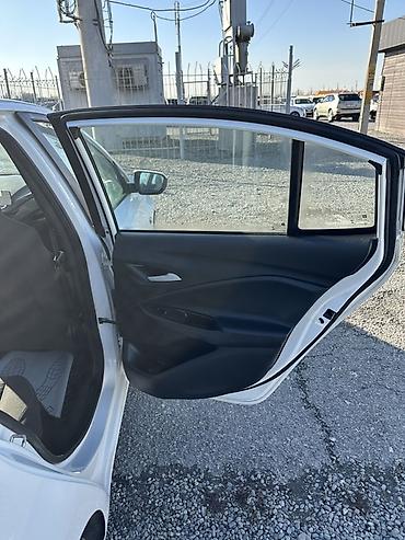 Chevrolet: Chevrolet Onix: 2020 г., Бензин, Седан — 7