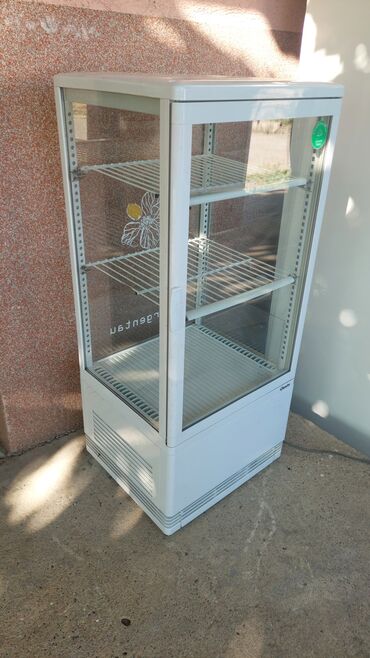 rešo na struju robot: Rashaldna vitrina za torte i kolace provereno ispravna 95x42x38. tel