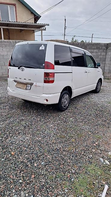Toyota: Toyota Noah: 2003 г., Автомат, Бензин, Минивэн — 5