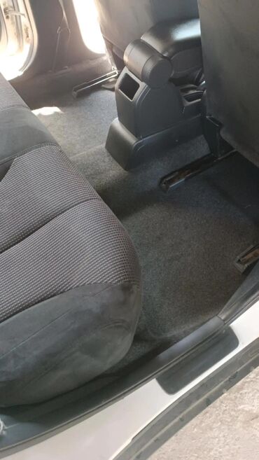 Nissan: Nissan Tiida: 1.8 l | 2011 il Sedan — 5